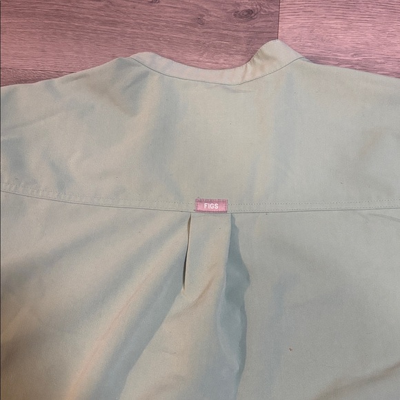 FIGS Rafaela Oversized Scrub Top - Picture 4 of 4